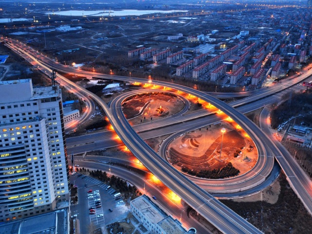 哈尔滨gdp结构_哈尔滨冰雕(3)