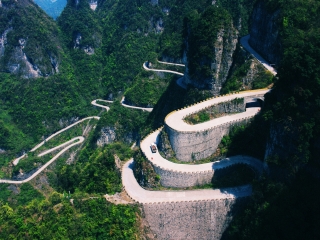 張家界游特價(jià)團(tuán)_張家界2人旅游需要多少錢(qián)_8月張家界旅游