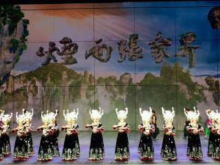 旅游團(tuán)湖南鳳凰古城_湖南鳳凰古城自由行還是跟團(tuán)好_近期湖南鳳凰古城游價(jià)格