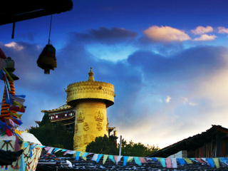 2021年云南香格里拉旅游團(tuán)報(bào)價(jià)_特價(jià)云南香格里拉游_云南香格里拉旅游多少錢一個(gè)人