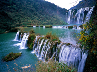 云南昆明旅游要多少錢跟團(tuán)_到云南昆明旅游多少錢_報(bào)團(tuán)去云南昆明多少錢