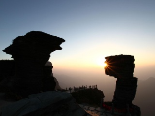 貴州高端品質(zhì)旅游團(tuán)_到貴州旅游多少錢_貴州私人定制旅游