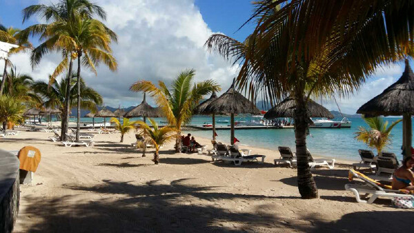 7月去毛里求斯穿什么_毛里求斯七月穿什么鞋