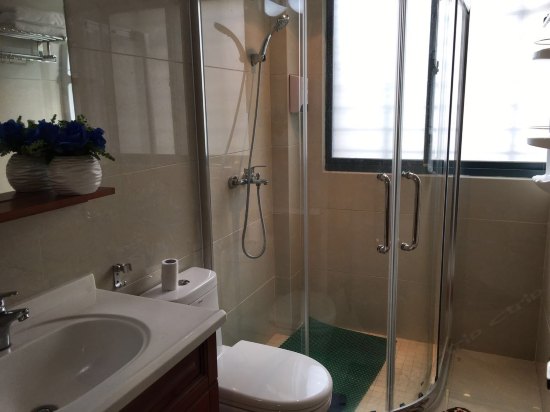 hotelPic