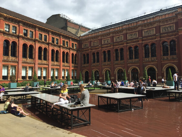 二月去英国旅游必备物品以及注意事项_二月去