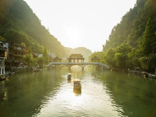 旅行團(tuán)湖南張家界游_暑假湖南張家界游價(jià)格_8月湖南張家界旅游