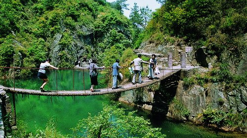 桐庐-雅鲁激流探险漂流-大奇山国家森林公园2日游>七星漂流全网最