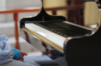 图尔库大教堂听钢琴曲