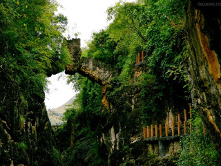 貴州黃果樹瀑布旅游團(tuán)報(bào)價(jià)2021_現(xiàn)在到貴州黃果樹瀑布旅游多少錢_怎么去貴州黃果樹瀑布旅游