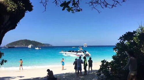 普吉岛当地参团5晚6日 私人泳池套房酒店,双体