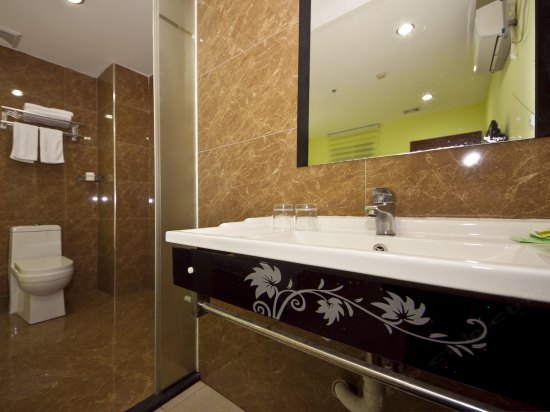 hotelPic