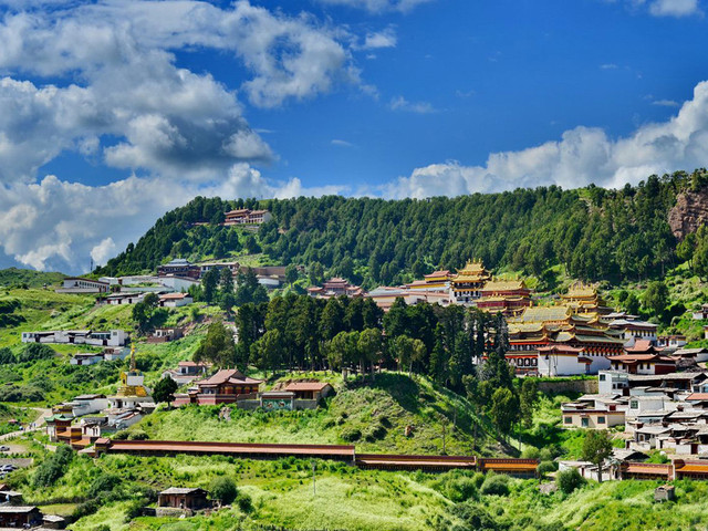 兰州-扎尕那-郎木寺-唐克-桑科草原-拉卜楞寺-西宁7日游>九色甘南