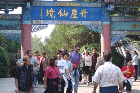 <青岛啤酒博物馆+德国总督府+栈桥+五四广场+八大关+蓬莱阁2日游>纯玩无购物，走进仙境蓬莱，畅游胶东半岛海上乘船观光