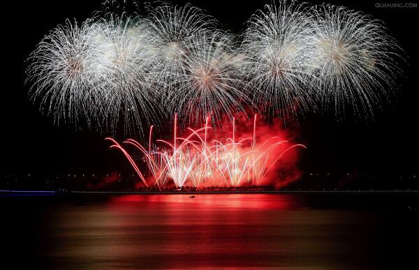 台北101跨年烟火好看吗_台北101跨年烟火什么