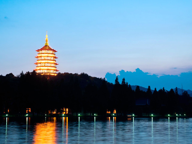 3日游>飞机高铁任选,0购物,枕乌镇赏夜景,送西塘网红小吃,登雷峰塔,品