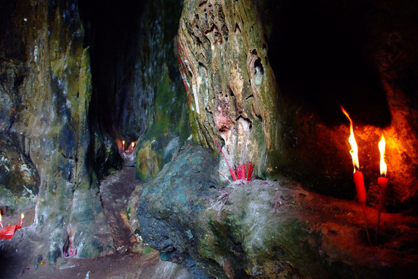 落笔洞景点介绍 落笔洞旅游风景区,位于三亚市荔枝沟镇东北方向约7