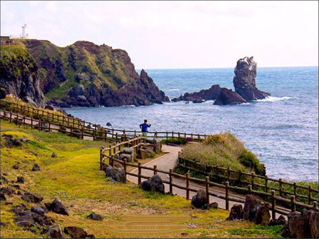 http:\/\/www.tuniu.com\/tour\/210312502