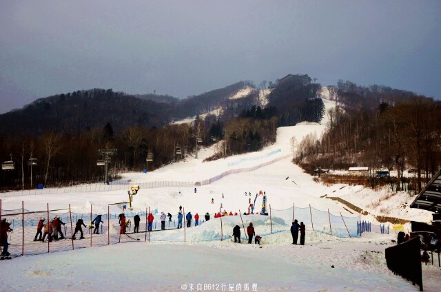 【从未跟你饮过冰 零度天气看风景】从长白山的雪道上滑到新年