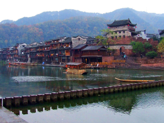張家界旅游價格多少_張家界游報價_張家界旅游團