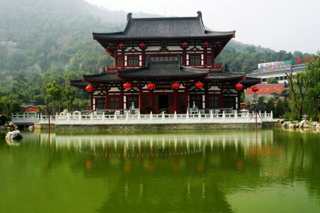 <西安兵马俑-华清池-骊山-大雁塔-明城墙-山西五台山-平遥古城双高5日游>陕晋连线，升级自助午餐一顿，赏历史奇迹，品美味小吃