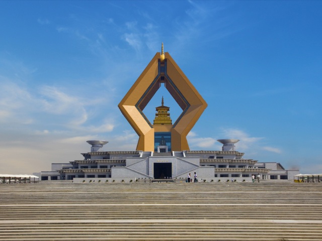 旅游景区,景区由山门广场,佛光大道,法门寺寺院,合十舍利塔,以及众多