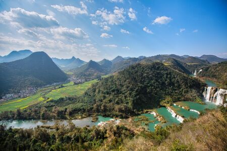 <贵州黄果树-马岭河-万峰林-罗平-普者黑-弥勒-昆明石林9日游>游黔山秀水，赏七彩仙境云南，2成人起订，私家小团，24H接送机（当地游）