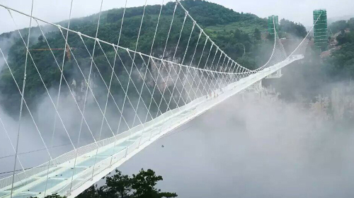 张家界大峡谷玻璃桥-黄龙洞-凤凰古城高铁4日游游挑战大峡谷玻璃桥