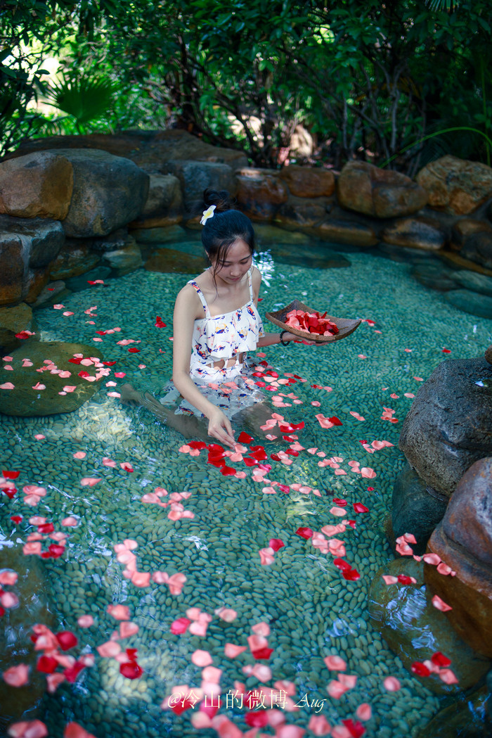 花瓣泉任你闻尽百花之香,醉然入浴