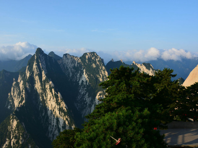 【河南龙门石窟-少林寺-开封府-兵马俑-华山5晚6日】