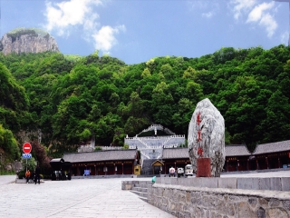河南少林寺九月旅游_現(xiàn)在到河南少林寺旅游多少錢_河南少林寺旅行團自由行