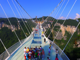 张家界旅游热门_去张家界的旅游费用_张家界旅行价格