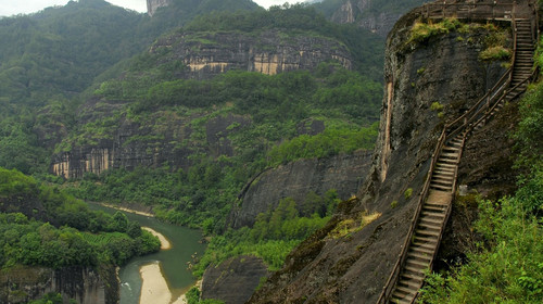  武夷山2日游>九曲漂流,虎啸八景,天游峰,一线天