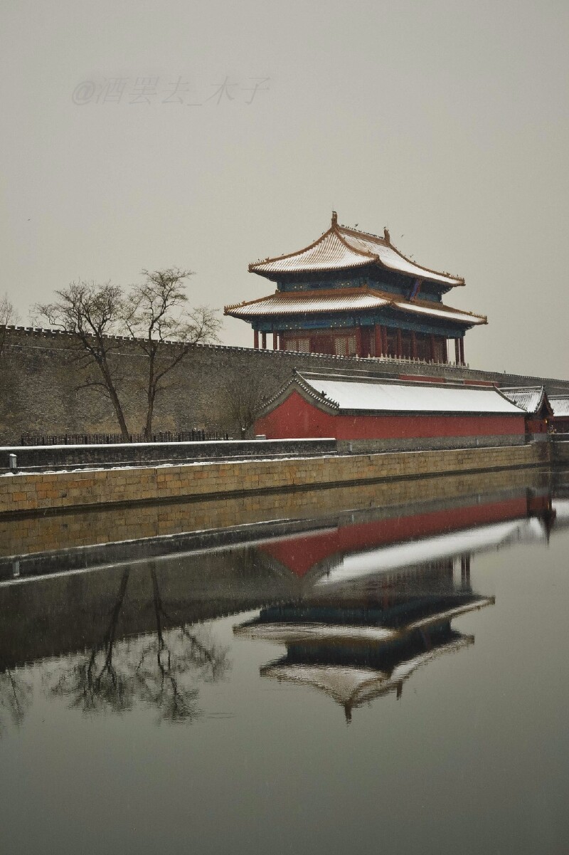 残雪中的故宫角楼