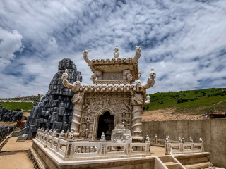 云南香格里拉自由行還是跟團(tuán)好_去云南香格里拉旅游要多少錢(qián)_去云南香格里拉旅游多少錢(qián)