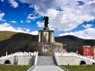云南香格里拉自由行還是跟團(tuán)好_去云南香格里拉旅游要多少錢(qián)_去云南香格里拉旅游多少錢(qián)