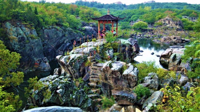 镜泊湖森林公园内部风景