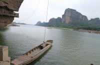 看“升棺”表演