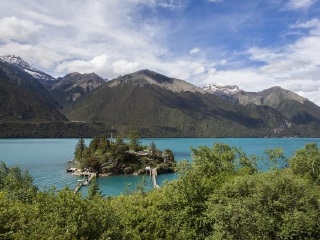 西藏跟團還是自由行_到西藏旅游報團價格_西藏旅游花費一般多少