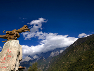 去云南香格里拉游要多少錢_旅游團云南香格里拉_云南香格里拉跟團游與自由行