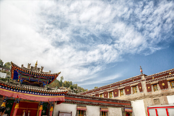 作为一个历史文化名城和旅游城市,西宁市名胜古迹众多,要游览点有