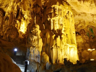 深圳去贵州黄果树跟团旅游_贵州黄果树跟团旅游观光_旅游社贵州黄果树