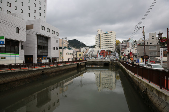 该街的石板路由长崎市的姊妹都市福州市协助建设