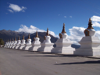 到云南梅里雪山旅游報(bào)團(tuán)價(jià)格_云南梅里雪山游跟團(tuán)多少錢2021_去云南梅里雪山游要多少錢