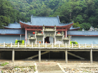 到云南梅里雪山旅游報(bào)團(tuán)價(jià)格_云南梅里雪山游跟團(tuán)多少錢2021_去云南梅里雪山游要多少錢