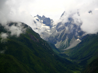 到云南梅里雪山旅游報(bào)團(tuán)價(jià)格_云南梅里雪山游跟團(tuán)多少錢2021_去云南梅里雪山游要多少錢