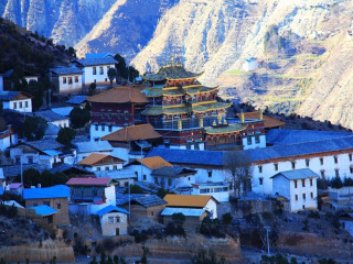 到云南梅里雪山旅游報(bào)團(tuán)價(jià)格_云南梅里雪山游跟團(tuán)多少錢2021_去云南梅里雪山游要多少錢