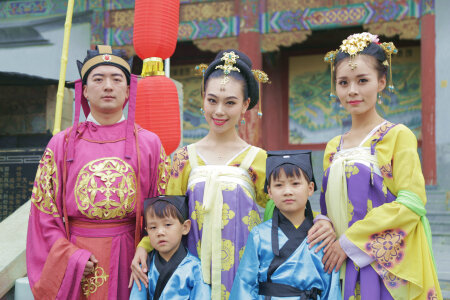<河南云台山-龙门石窟-白马寺-少林寺-清明上河园双高5日游>2晚五星泳池酒店，汉服体验/少林学武，游皇城逛夜市，上海往返