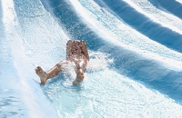 水上乐园里嗨一下