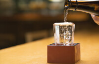 体验蒙古酒吧文化