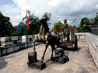 到湖南鳳凰古城旅游_湖南鳳凰古城游特價團(tuán)_湖南鳳凰古城旅游大約多少錢
